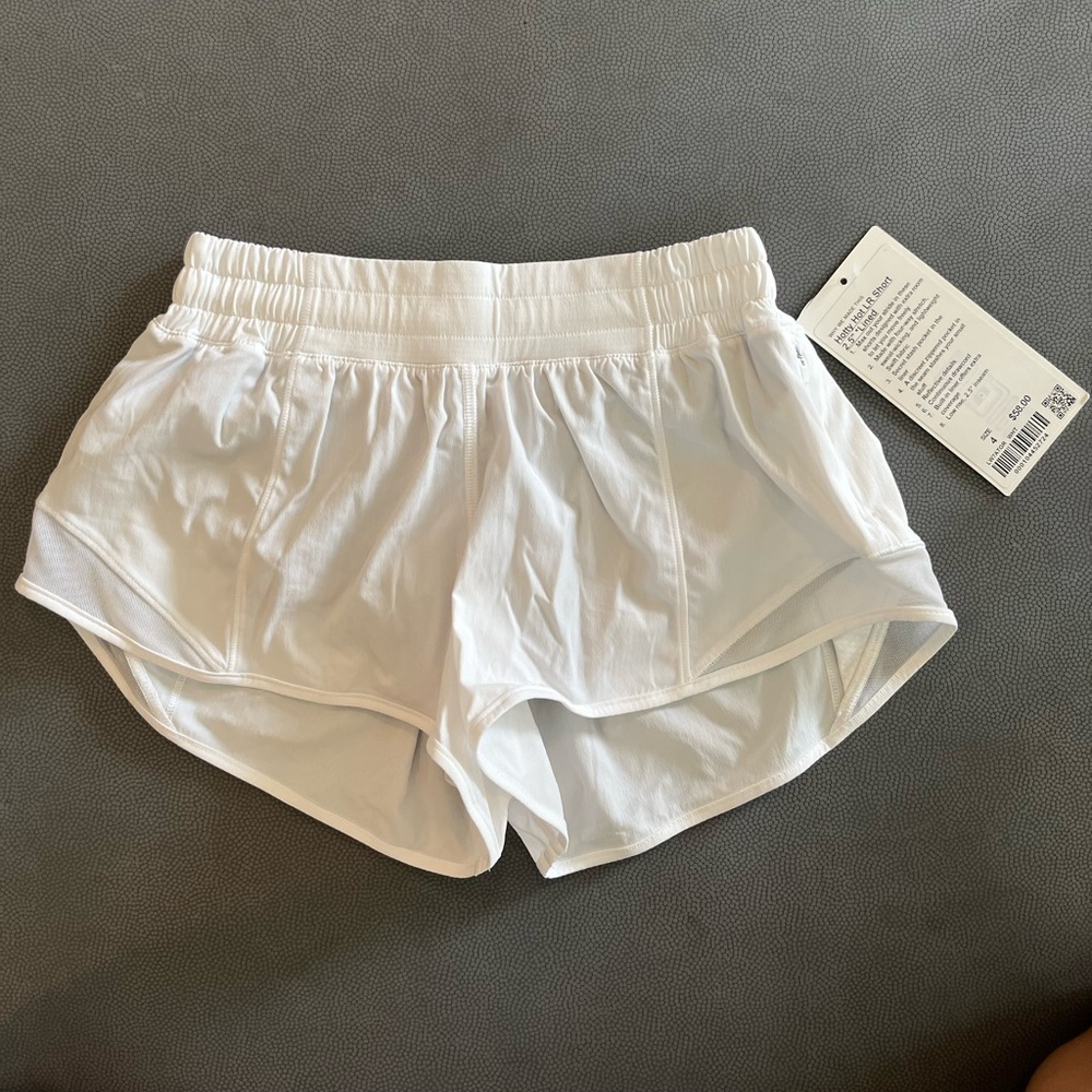 NWT Hotty Hot LR Short 2.5” Lined - White Size 4